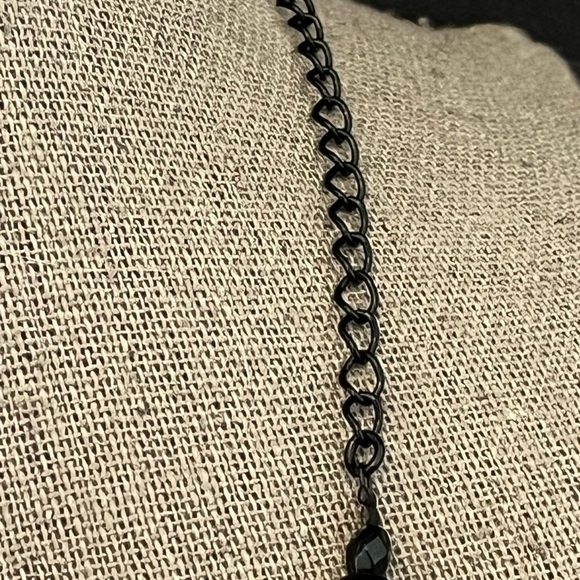 Vintage Avon Black Filigree Pendant Necklace - Women Jewelry - Picture 6 of 10